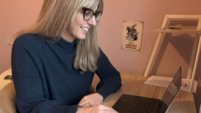 20240926_074741642_iOS – Yvonne Devereux