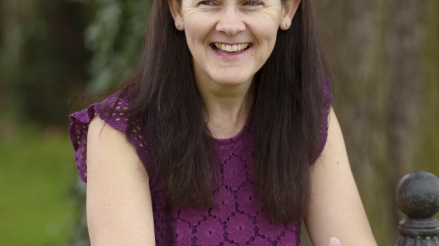 HR C JN 8579 C 070 – Andrea Peers