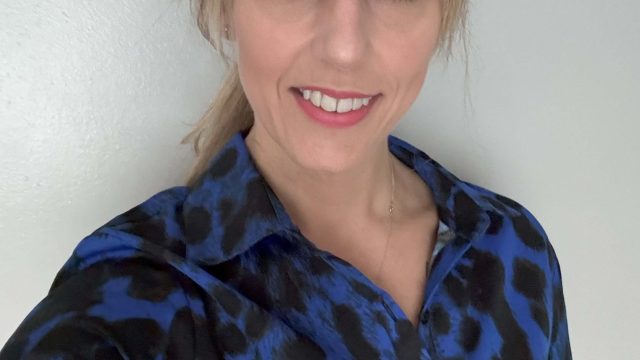 social media – Yvonne Devereux